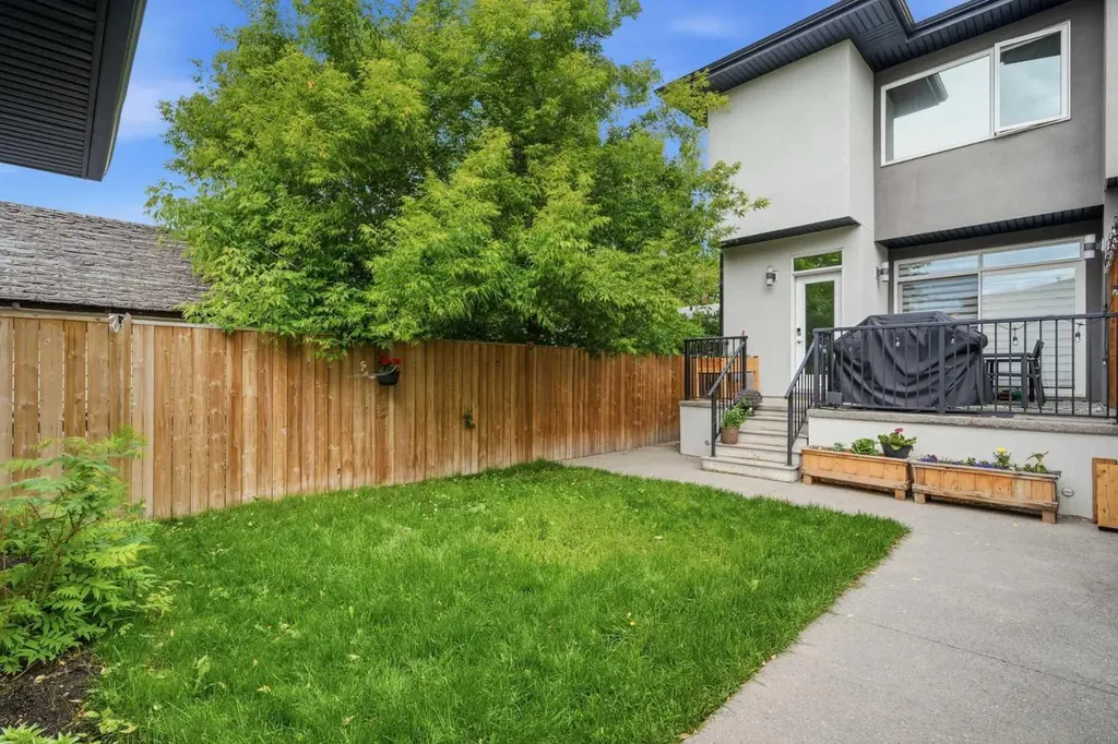 425 23 Avenue NE Calgary AB T2E1W1