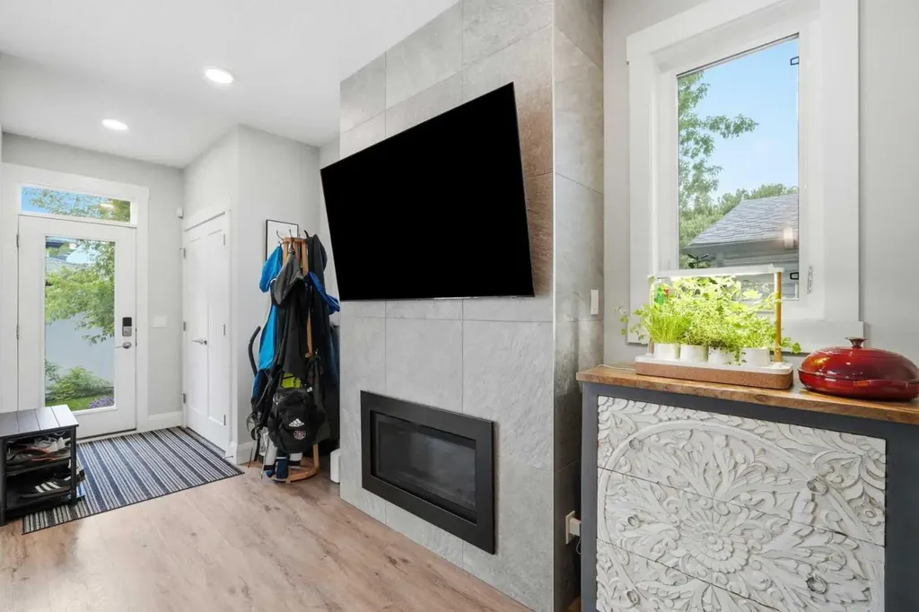 425 23 Avenue NE Calgary AB T2E1W1