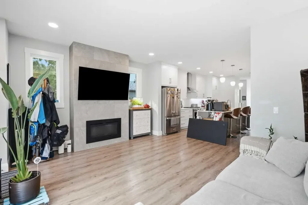 425 23 Avenue NE Calgary AB T2E1W1