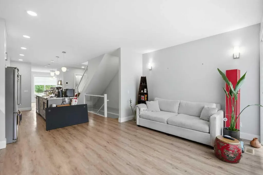 425 23 Avenue NE Calgary AB T2E1W1