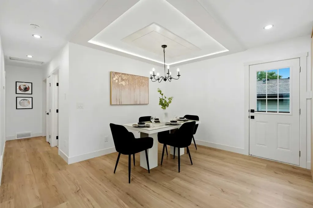 908 Stonehaven Road SW Calgary AB T2W 0P6