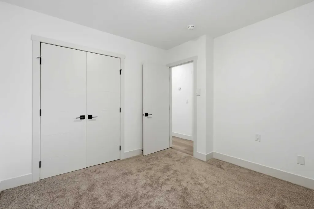 908 Stonehaven Road SW Calgary AB T2W 0P6