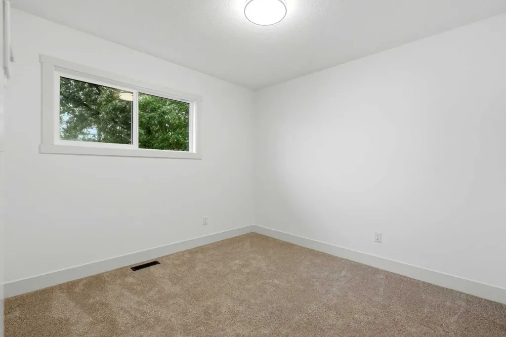 908 Stonehaven Road SW Calgary AB T2W 0P6