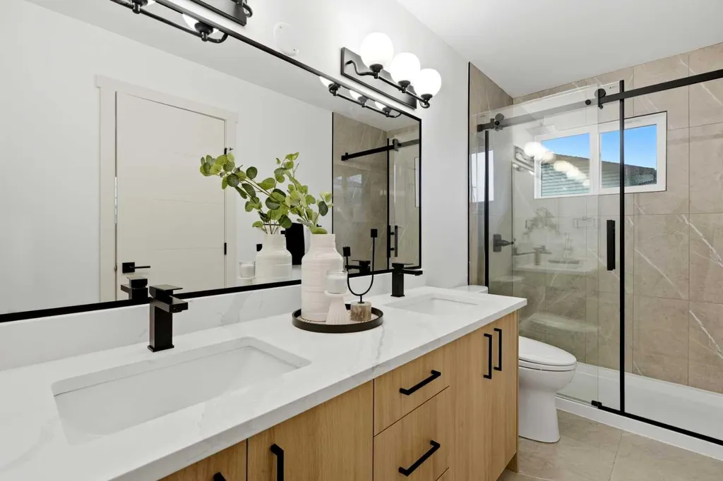 908 Stonehaven Road SW Calgary AB T2W 0P6