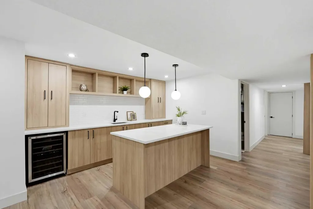 908 Stonehaven Road SW Calgary AB T2W 0P6