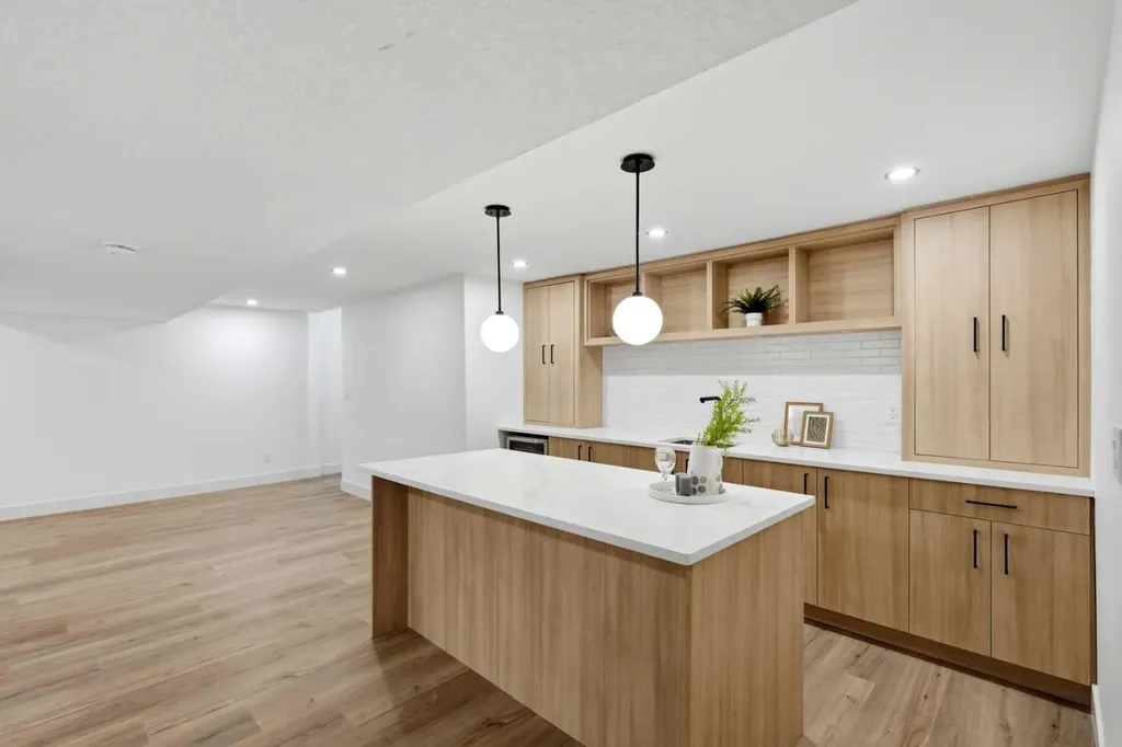 908 Stonehaven Road SW Calgary AB T2W 0P6