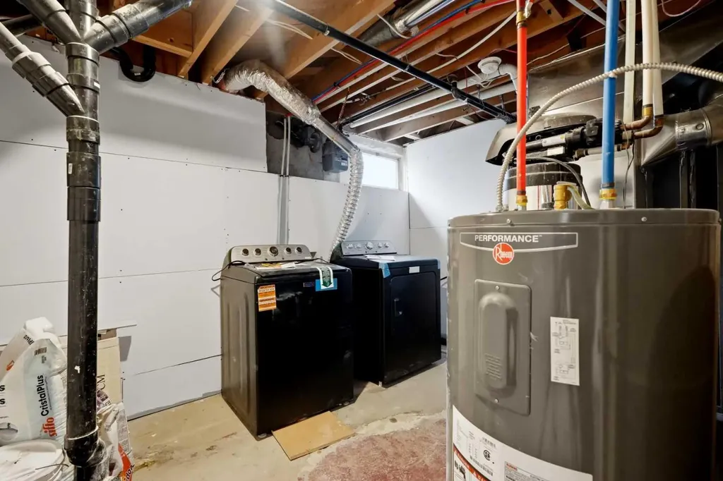 908 Stonehaven Road SW Calgary AB T2W 0P6