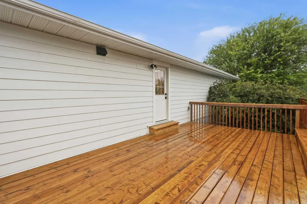 908 Stonehaven Road SW Calgary AB T2W 0P6