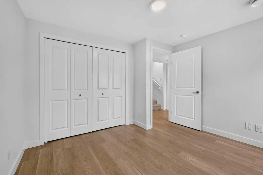 8554 19 Avenue SE Calgary AB T2A 7W8