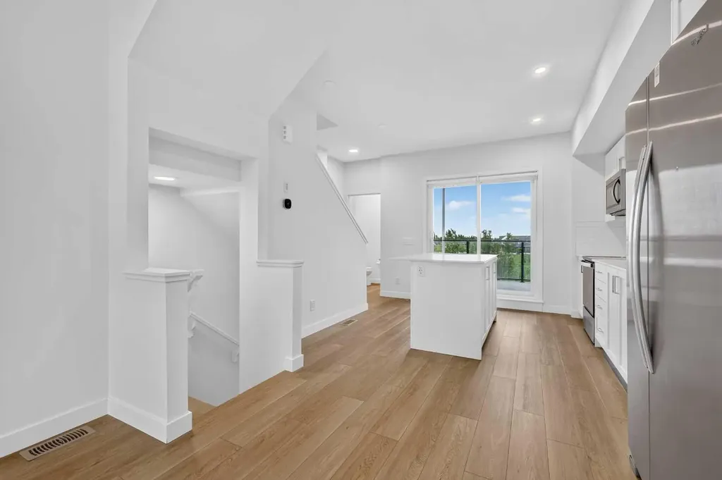 8554 19 Avenue SE Calgary AB T2A 7W8