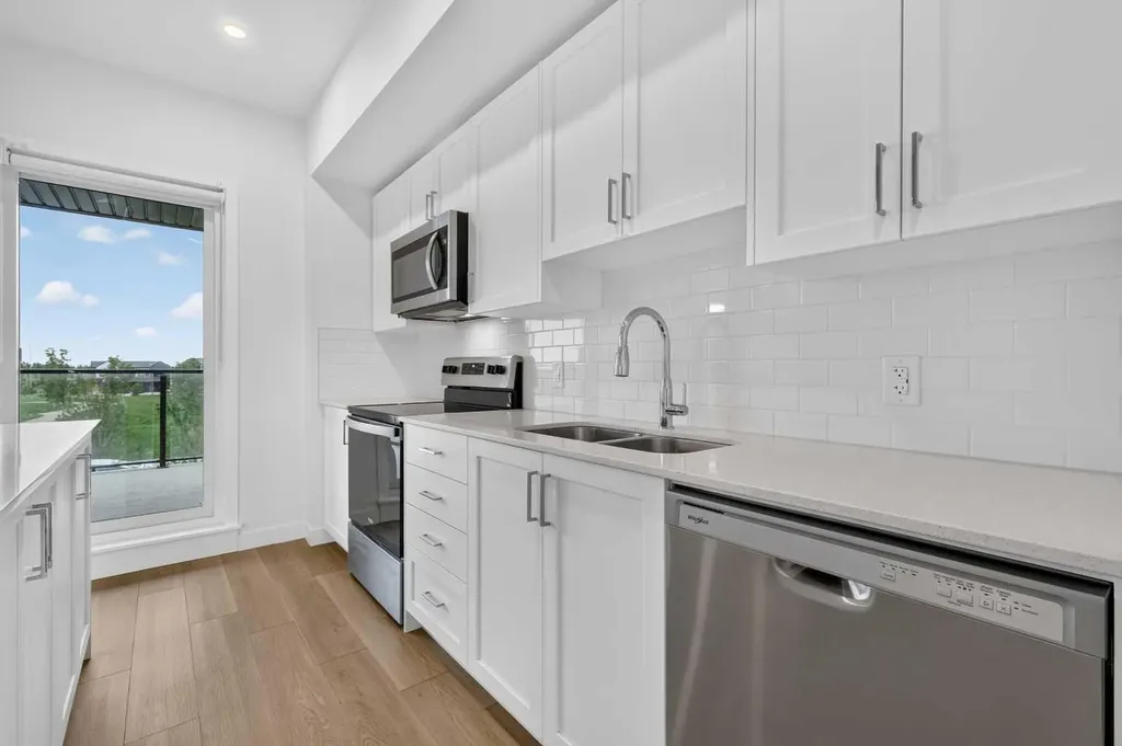 8554 19 Avenue SE Calgary AB T2A 7W8