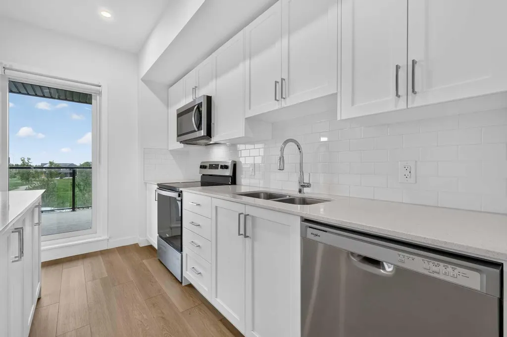8554 19 Avenue SE Calgary AB T2A 7W8