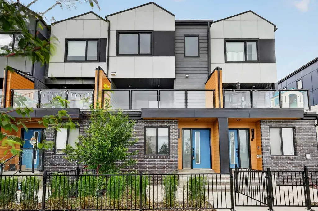 8554 19 Avenue SE Calgary AB T2A 7W8