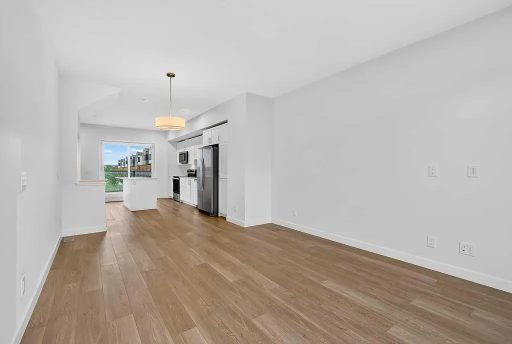 8554 19 Avenue SE Calgary AB T2A 7W8