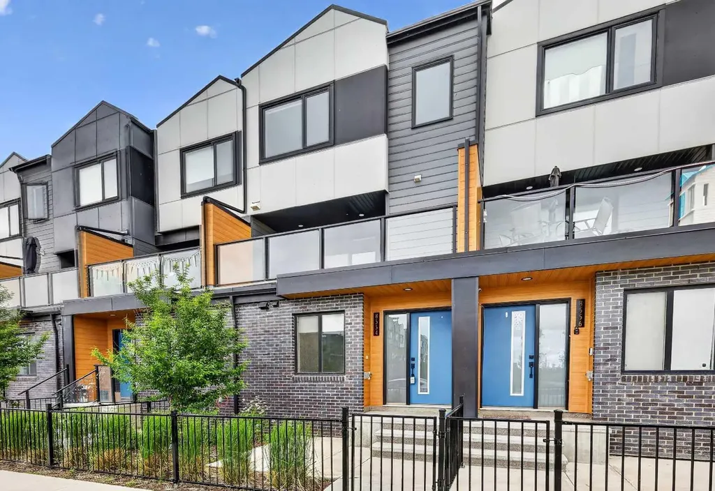 8554 19 Avenue SE Calgary AB T2A 7W8