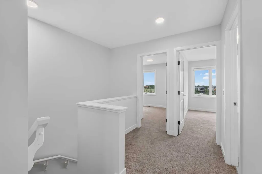 8554 19 Avenue SE Calgary AB T2A 7W8