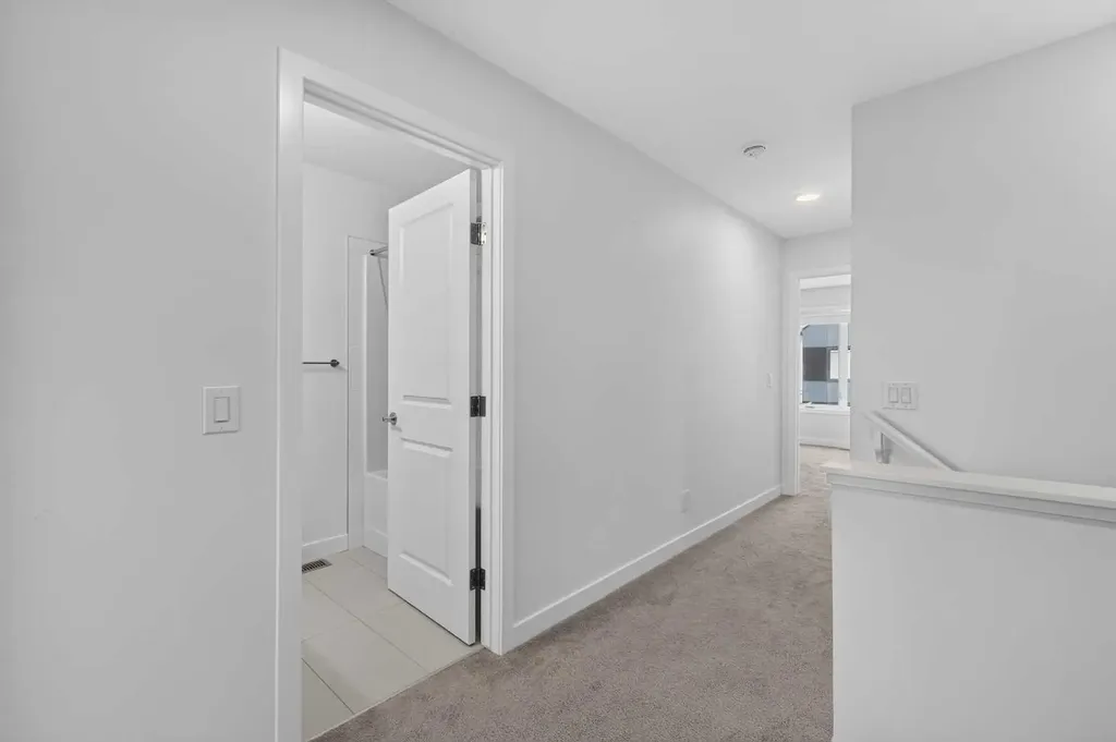 8554 19 Avenue SE Calgary AB T2A 7W8
