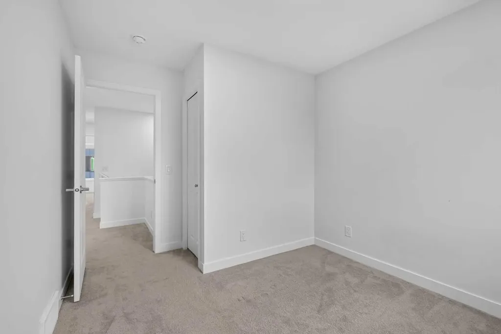 8554 19 Avenue SE Calgary AB T2A 7W8
