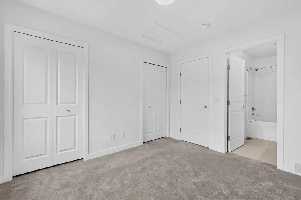 8554 19 Avenue SE Calgary AB T2A 7W8