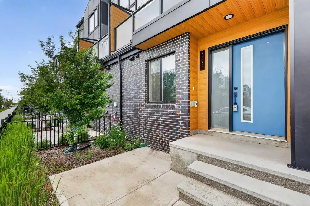 8554 19 Avenue SE Calgary AB T2A 7W8