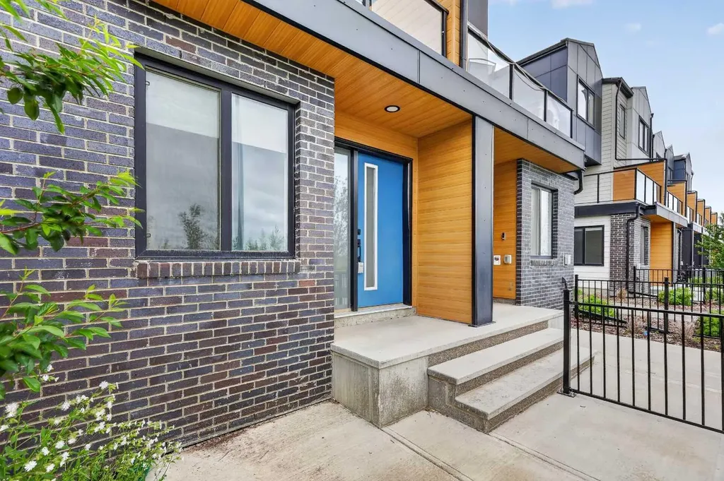 8554 19 Avenue SE Calgary AB T2A 7W8