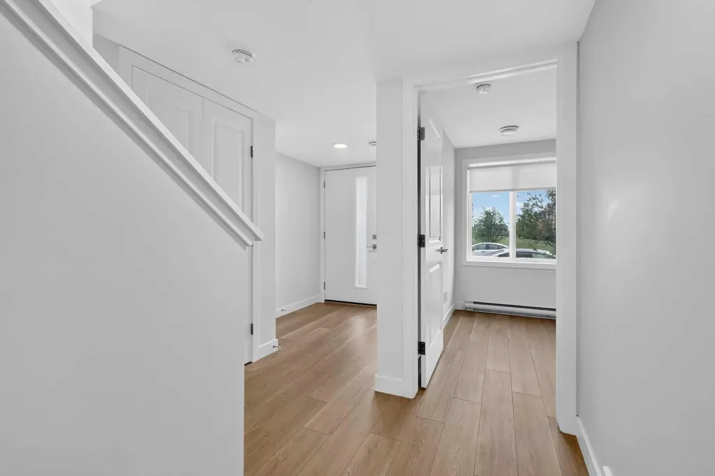 8554 19 Avenue SE Calgary AB T2A 7W8
