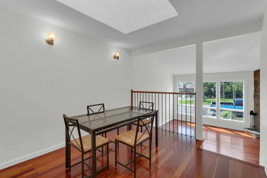 26 Edgewood Drive NW Calgary AB T3A 2T4
