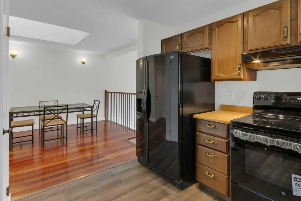26 Edgewood Drive NW Calgary AB T3A 2T4