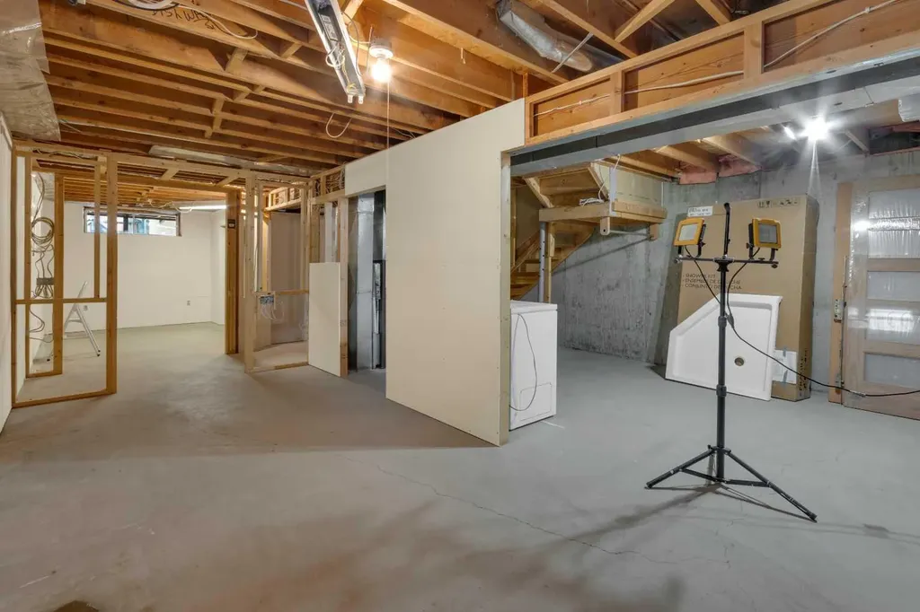 26 Edgewood Drive NW Calgary AB T3A 2T4