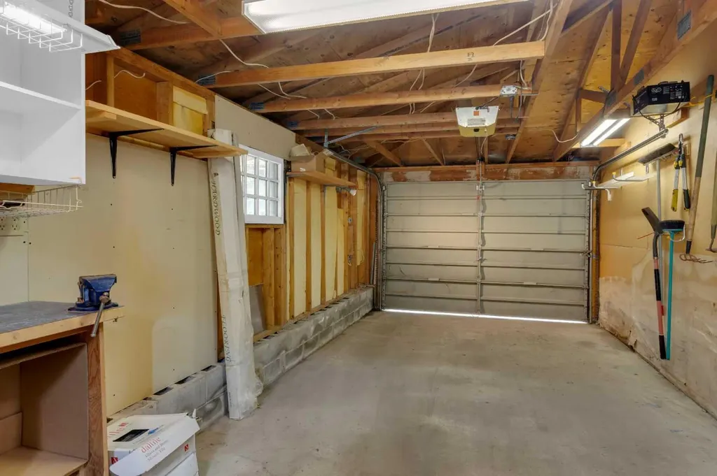 26 Edgewood Drive NW Calgary AB T3A 2T4
