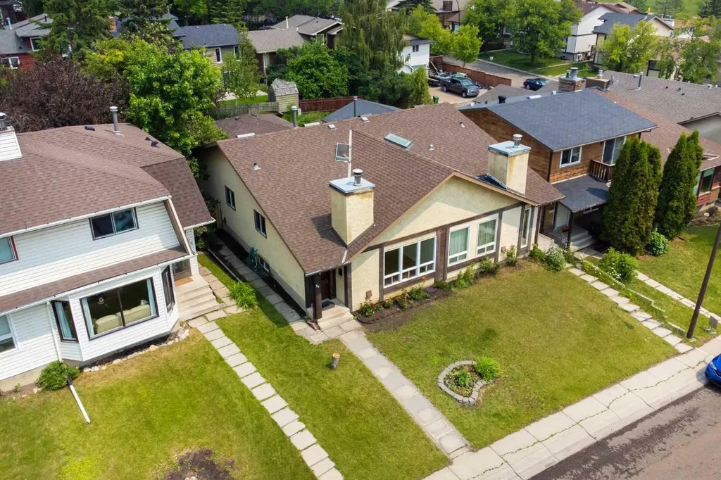 26 Edgewood Drive NW Calgary AB T3A 2T4