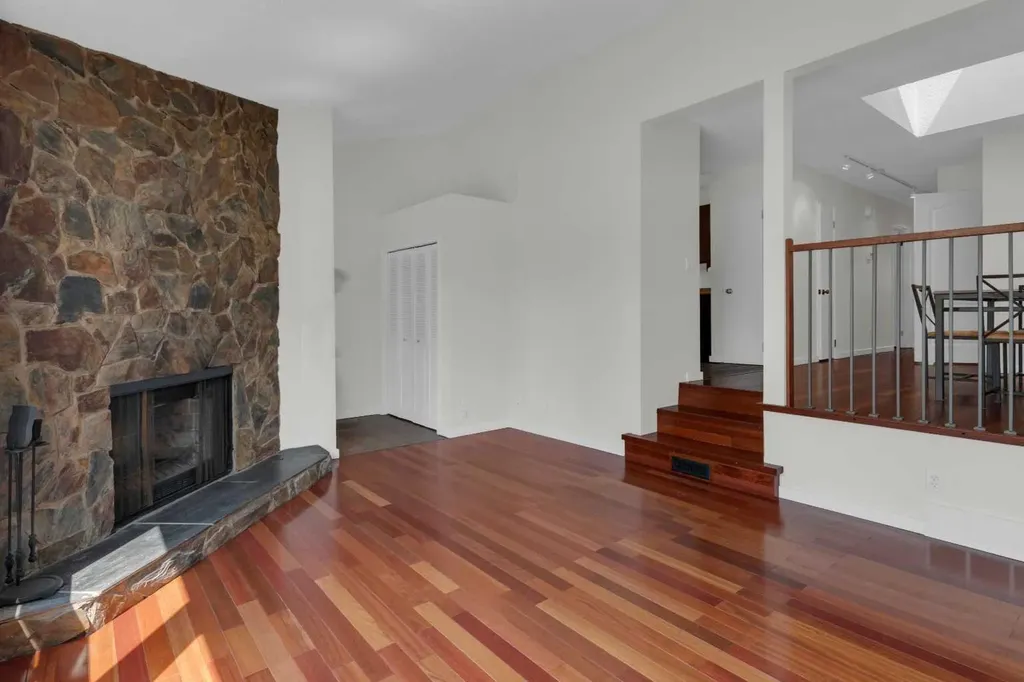 26 Edgewood Drive NW Calgary AB T3A 2T4