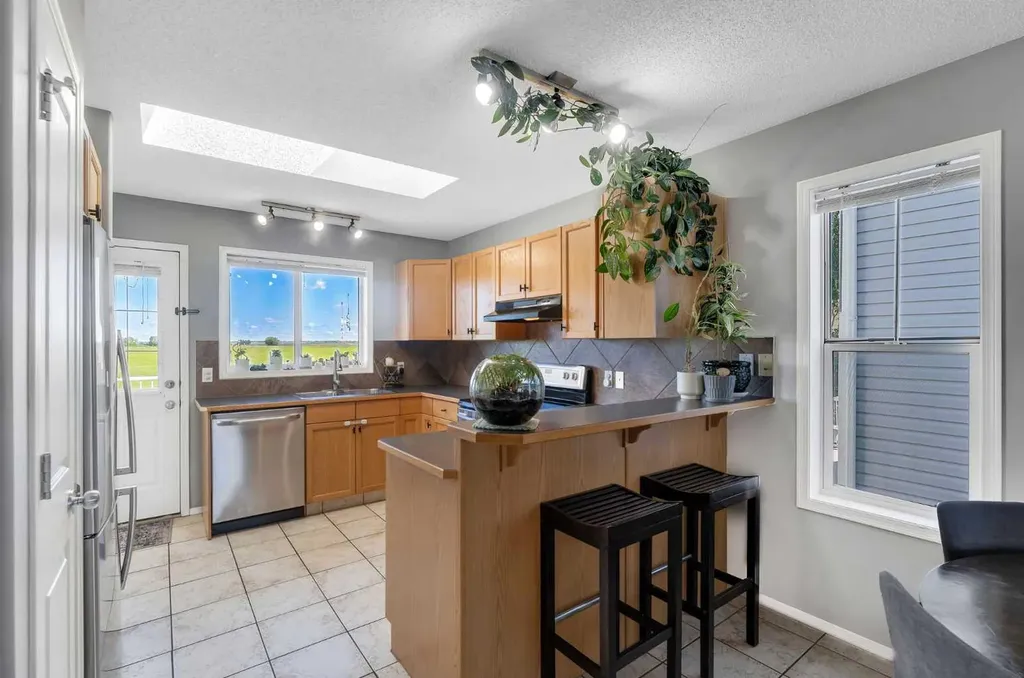 231 Silver Springs Way NW Airdrie AB T4B 2Y3