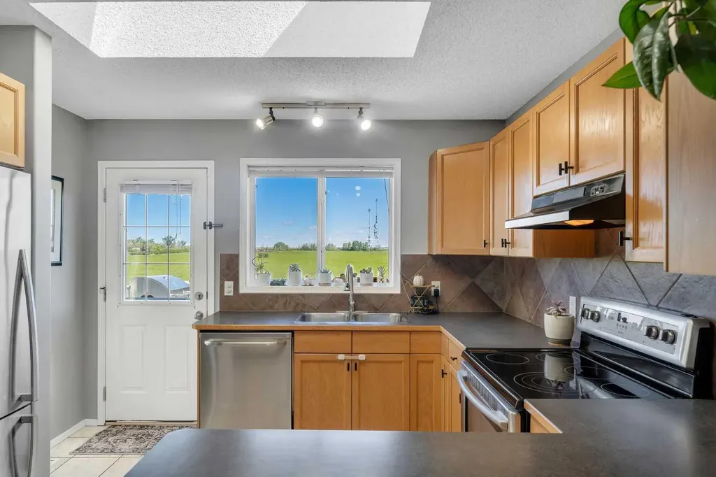 231 Silver Springs Way NW Airdrie AB T4B 2Y3