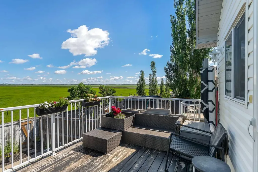 231 Silver Springs Way NW Airdrie AB T4B 2Y3