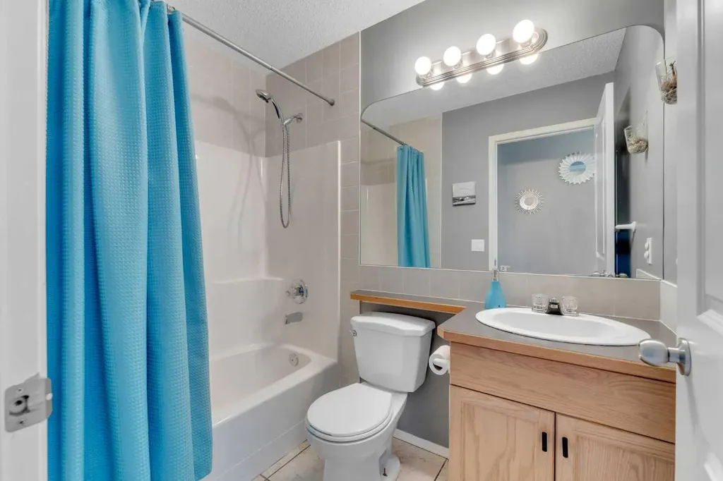 231 Silver Springs Way NW Airdrie AB T4B 2Y3