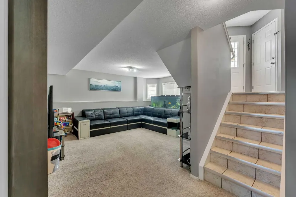 231 Silver Springs Way NW Airdrie AB T4B 2Y3