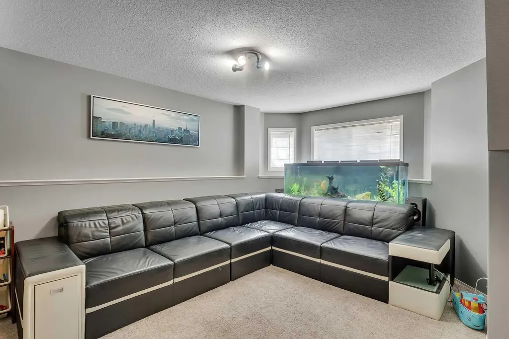 231 Silver Springs Way NW Airdrie AB T4B 2Y3