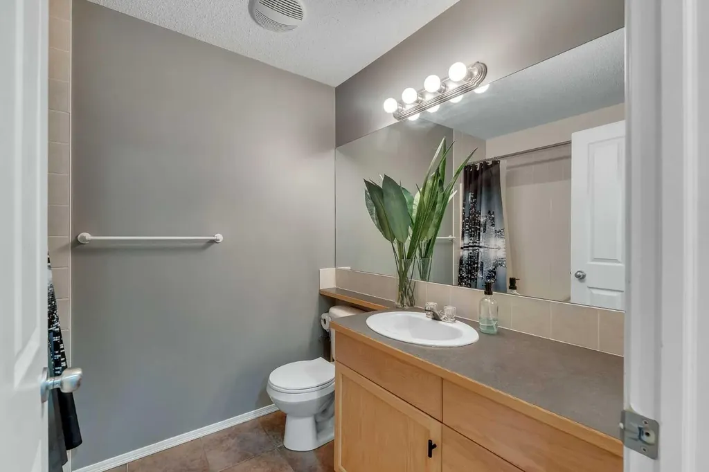 231 Silver Springs Way NW Airdrie AB T4B 2Y3