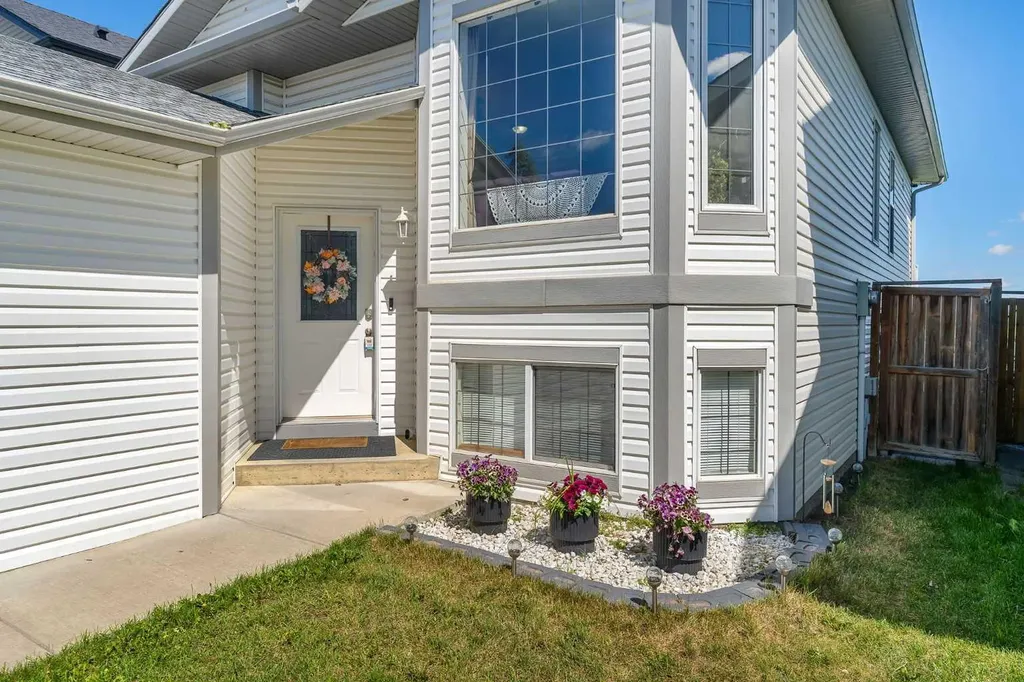 231 Silver Springs Way NW Airdrie AB T4B 2Y3
