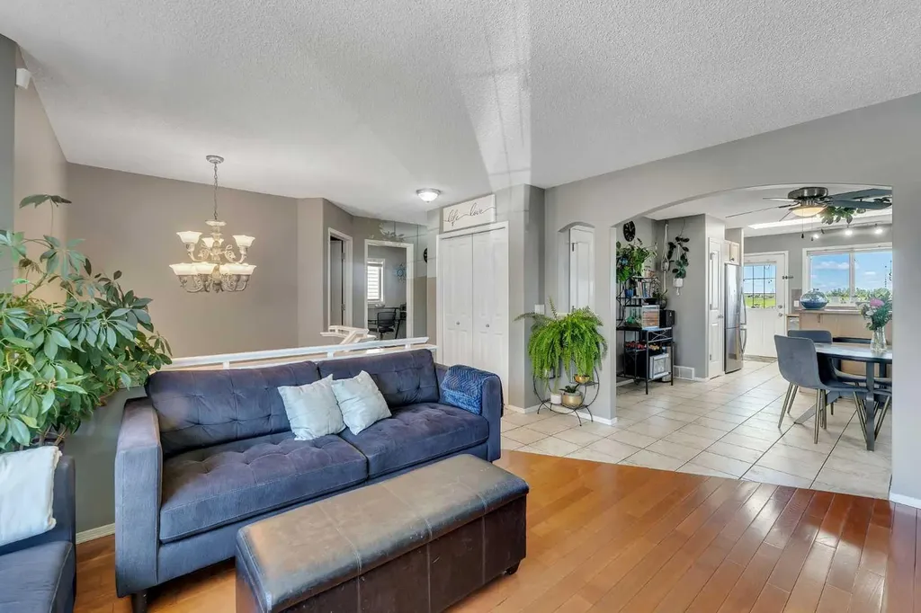231 Silver Springs Way NW Airdrie AB T4B 2Y3