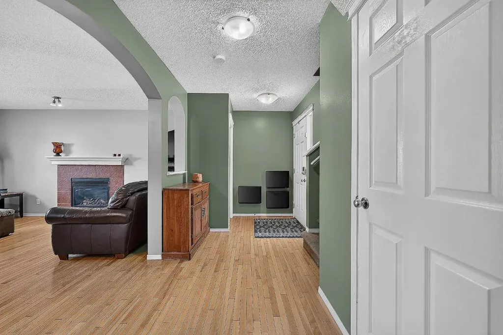 960 Copperfield Boulevard SE Calgary AB T2Z 4W7