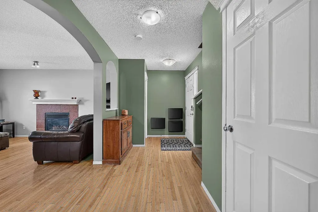 960 Copperfield Boulevard SE Calgary AB T2Z 4W7