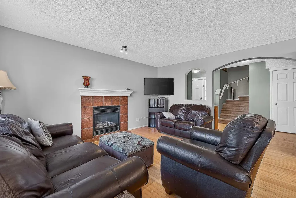 960 Copperfield Boulevard SE Calgary AB T2Z 4W7