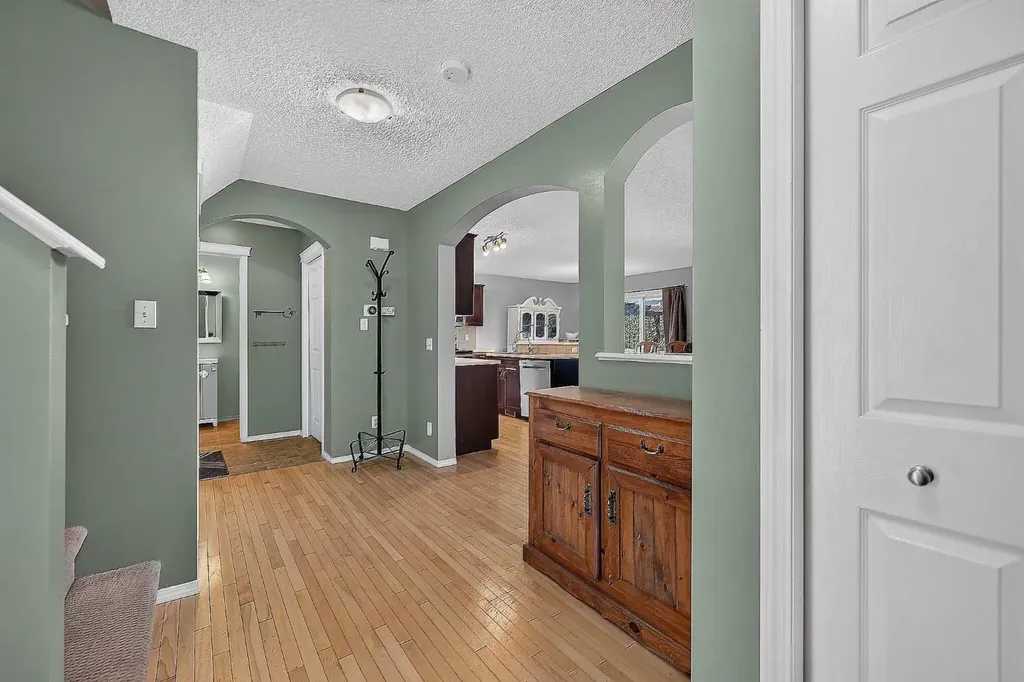 960 Copperfield Boulevard SE Calgary AB T2Z 4W7