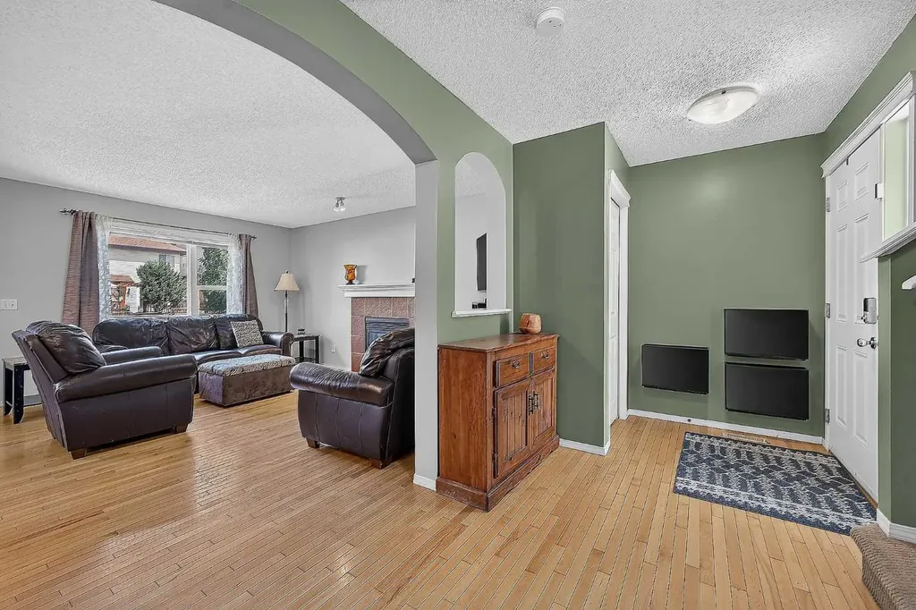 960 Copperfield Boulevard SE Calgary AB T2Z 4W7