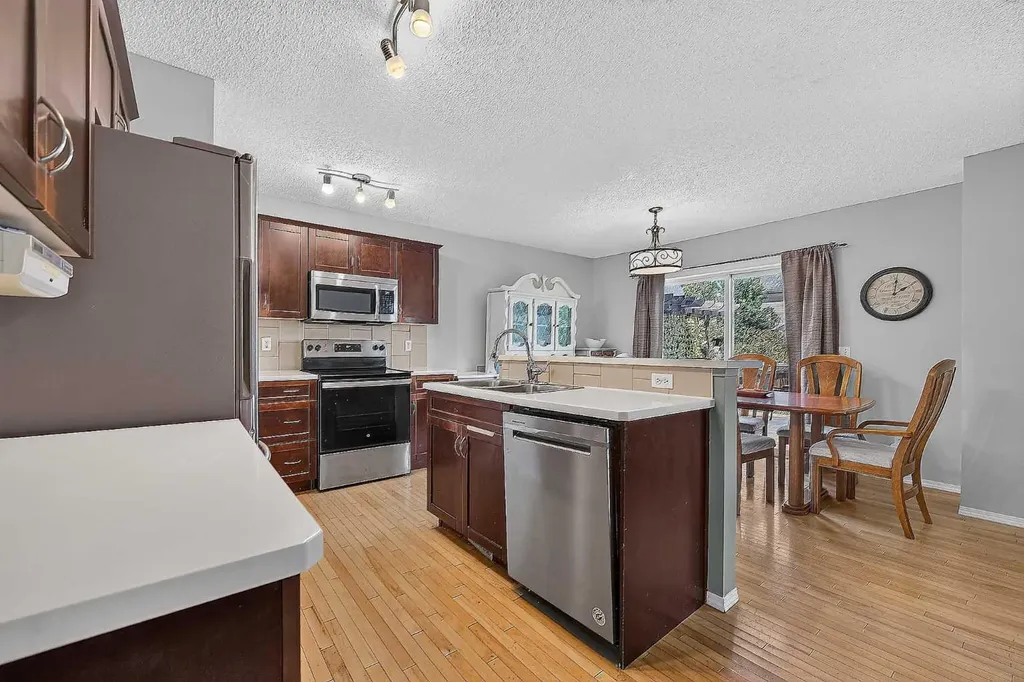 960 Copperfield Boulevard SE Calgary AB T2Z 4W7