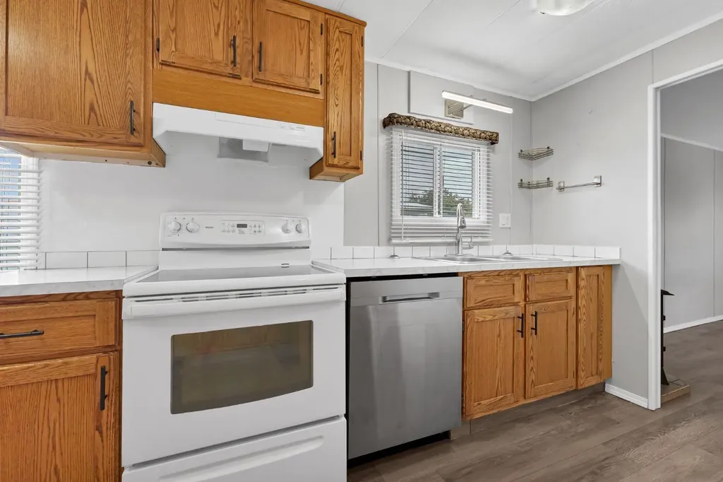 2460 Southview Drive SE Medicine Hat AB T1B 1C8
