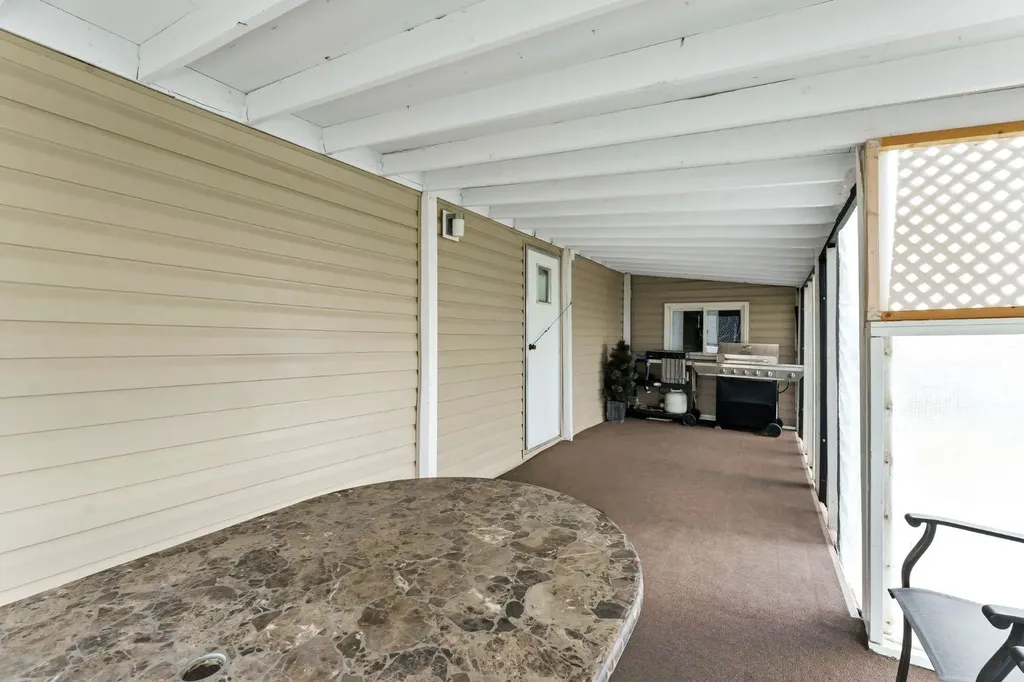 2460 Southview Drive SE Medicine Hat AB T1B 1C8