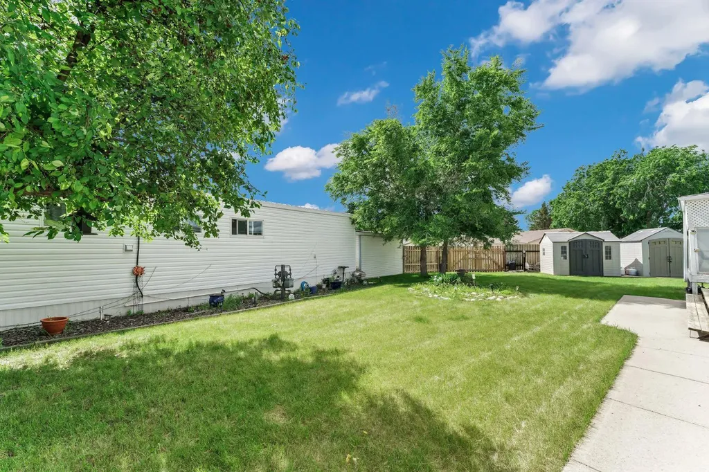 2460 Southview Drive SE Medicine Hat AB T1B 1C8